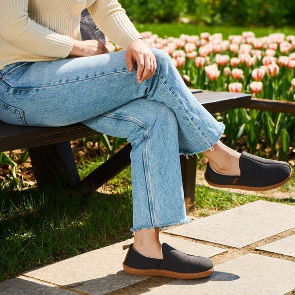 Cozy Brushed Jersey Memory Foam Women’s Slippers - Slip-On Design, Size 9-10 - Picture 2 of 6